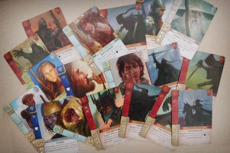 بازی فکری مدل جنگ حلقه نسخه کارتی (War of the Ring: The Card Game)